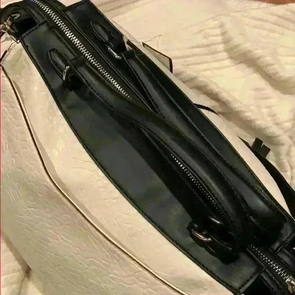 Satchel - Picture 4 of 7